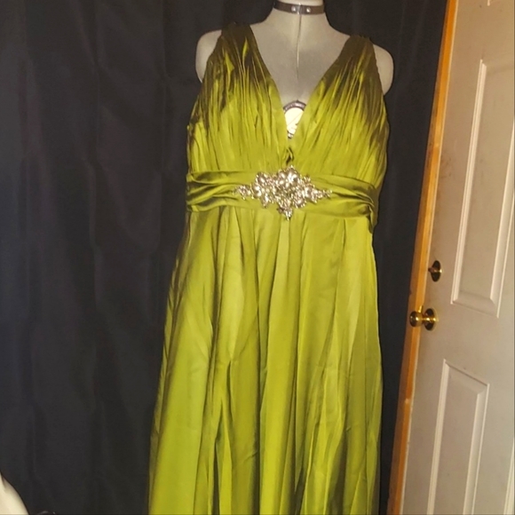 A10 Enzoani Love SIZE 24 Plus Size Dress All Occasions - Picture 2 of 6